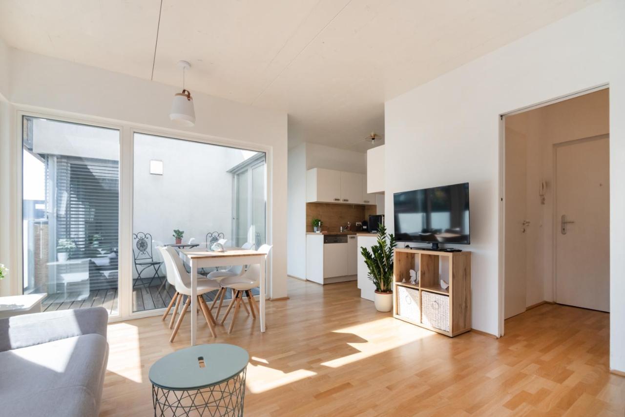 Helles, Neues Dg Apartment Mit Blick Zum Donauturm Wien Ngoại thất bức ảnh