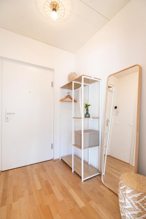 Helles, Neues Dg Apartment Mit Blick Zum Donauturm Wien Ngoại thất bức ảnh