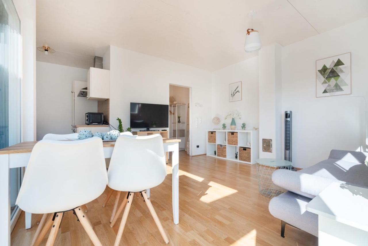 Helles, Neues Dg Apartment Mit Blick Zum Donauturm Wien Ngoại thất bức ảnh
