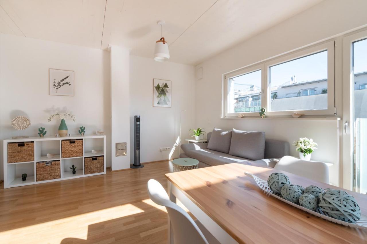Helles, Neues Dg Apartment Mit Blick Zum Donauturm Wien Ngoại thất bức ảnh