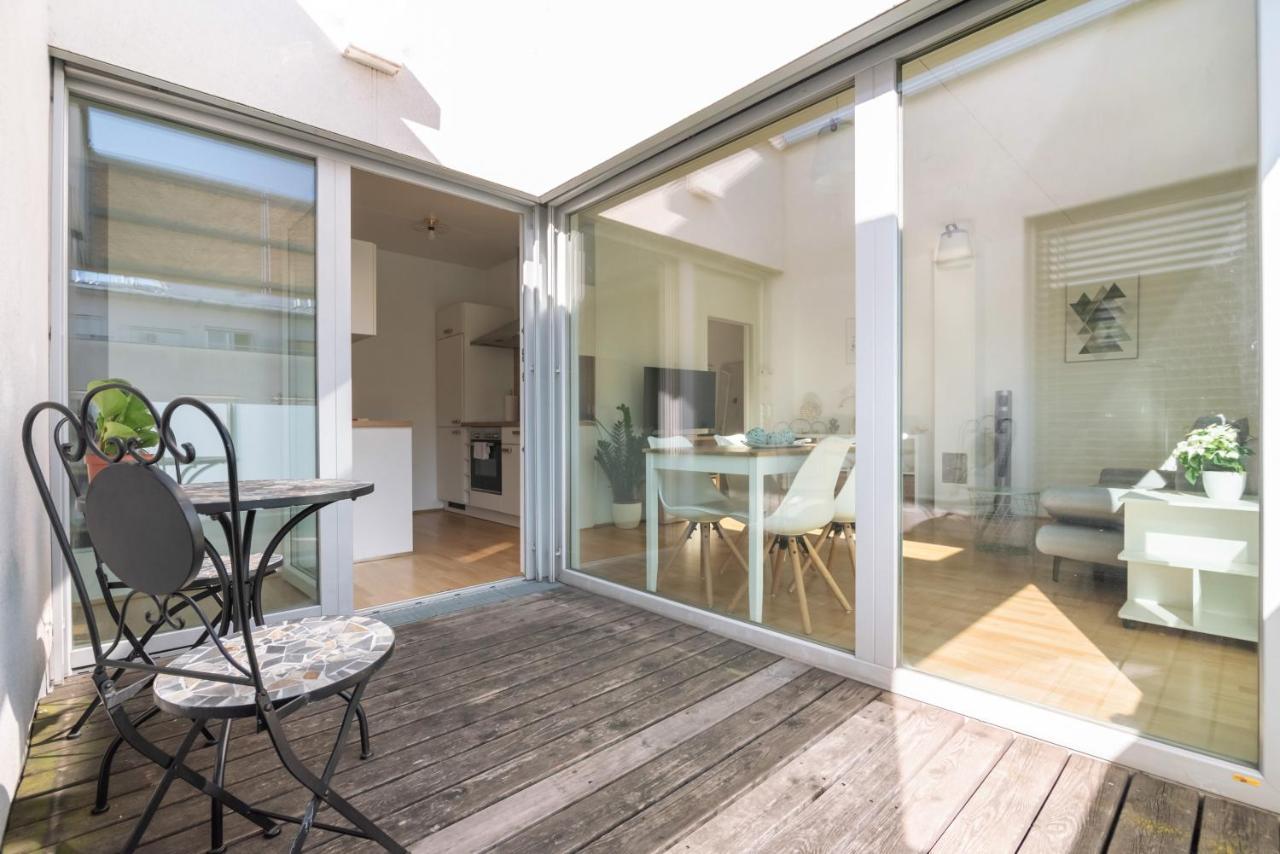 Helles, Neues Dg Apartment Mit Blick Zum Donauturm Wien Ngoại thất bức ảnh